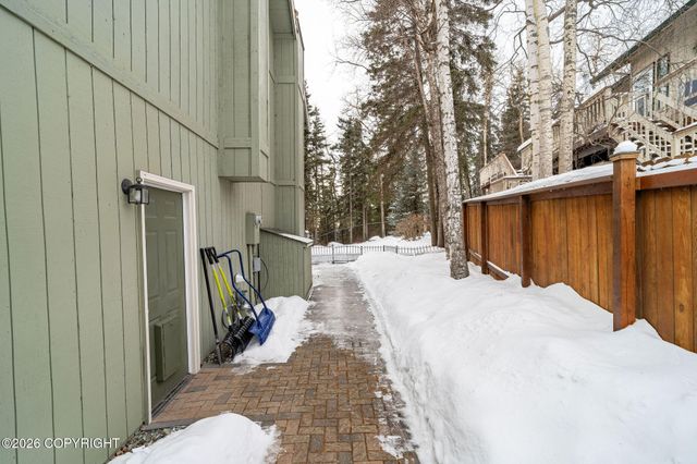 9502 Dinaaka Circle, Eagle River, AK 99577