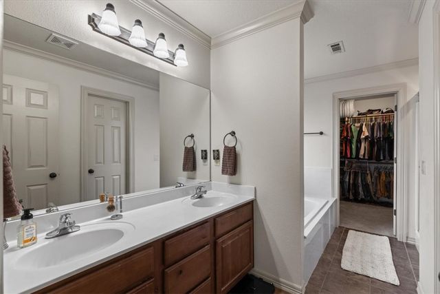 1939 N Batsford Drive, Fayetteville, AR 72704