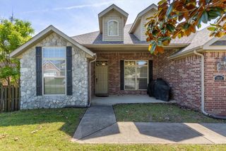 1939 N Batsford Drive, Fayetteville, AR 72704