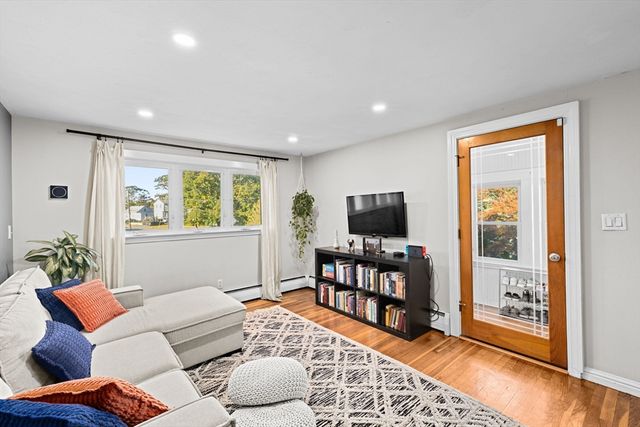 52 Circuit Ave, Weymouth, MA 02188