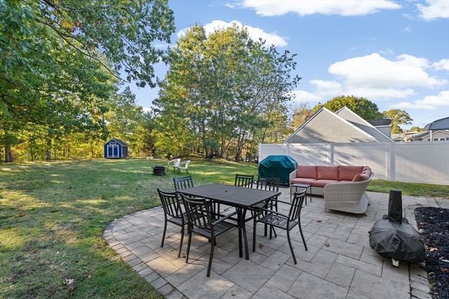 52 Circuit Ave, Weymouth, MA 02188