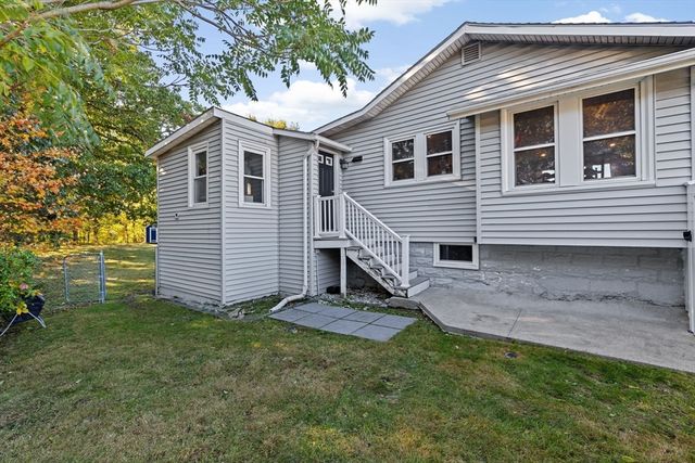 52 Circuit Ave, Weymouth, MA 02188