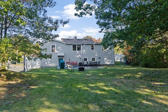 52 Circuit Ave, Weymouth, MA 02188