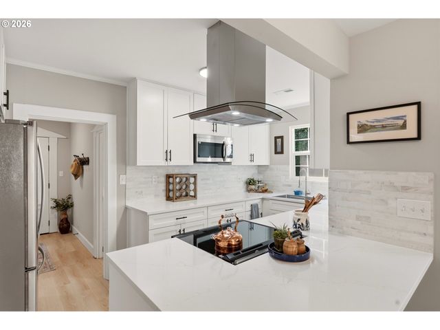 725 Sw TAYLORS FERRY Rd, Portland, OR 97219