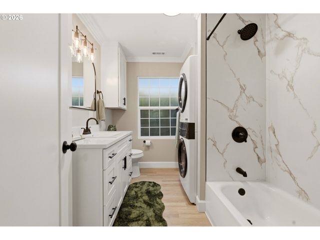 725 Sw TAYLORS FERRY Rd, Portland, OR 97219
