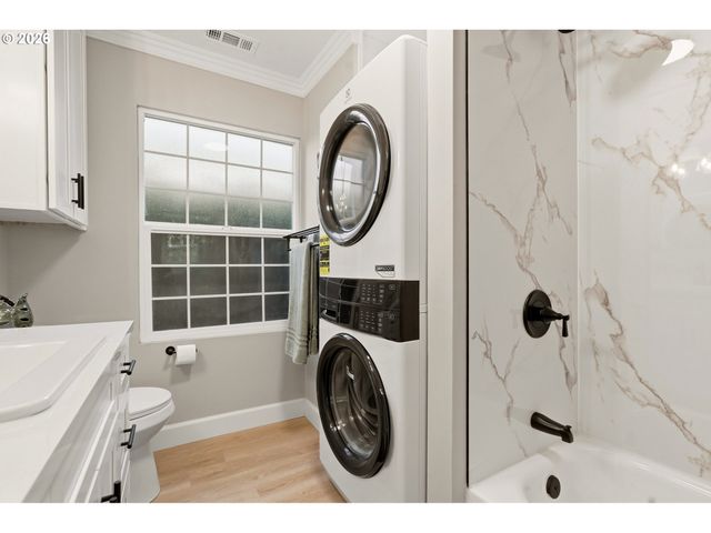 725 Sw TAYLORS FERRY Rd, Portland, OR 97219