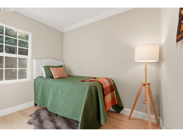 725 Sw TAYLORS FERRY Rd, Portland, OR 97219