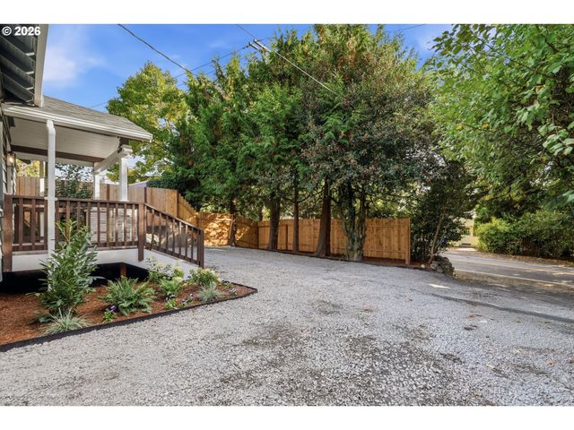 725 Sw TAYLORS FERRY Rd, Portland, OR 97219