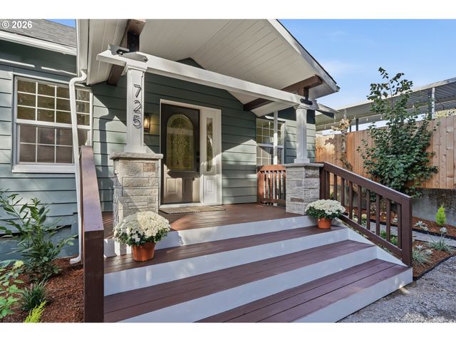 725 Sw TAYLORS FERRY Rd, Portland, OR 97219