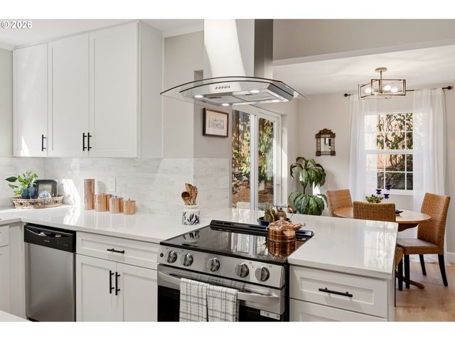 725 Sw TAYLORS FERRY Rd, Portland, OR 97219