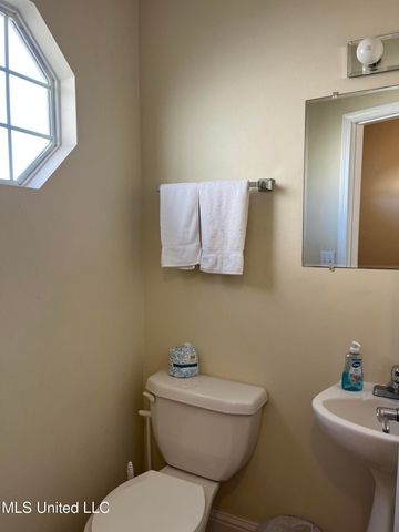 1664 Beach Boulevard, F103, Biloxi, MS 39531