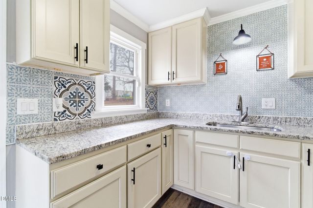 1401 Ashe Street, Burlington, NC 27217