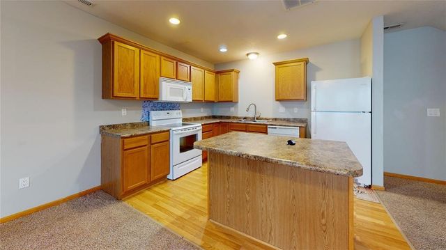 1137 Blackstone Lane, Pleasant Hill, IA 50327