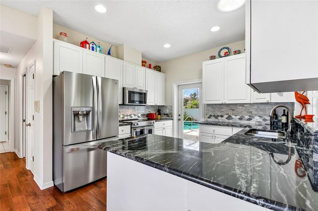5636 FREEPORT DRIVE, Tavares, FL 32778