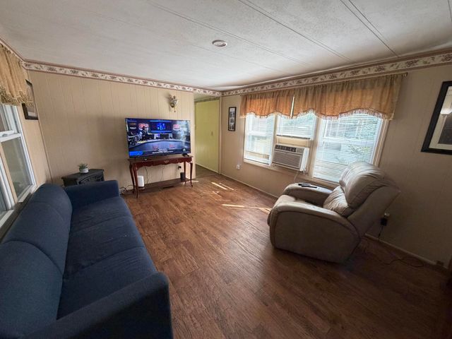 6 Hidden Trail, Nashua, NH 03062