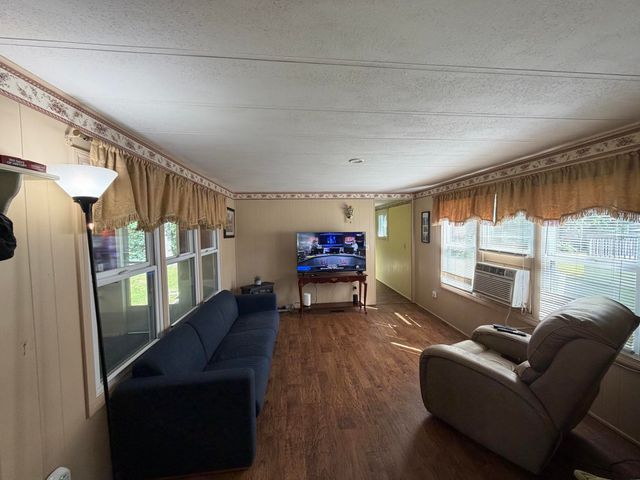 6 Hidden Trail, Nashua, NH 03062