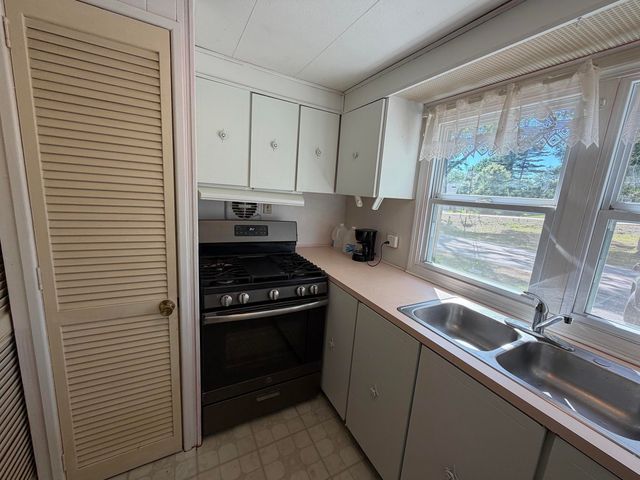 6 Hidden Trail, Nashua, NH 03062