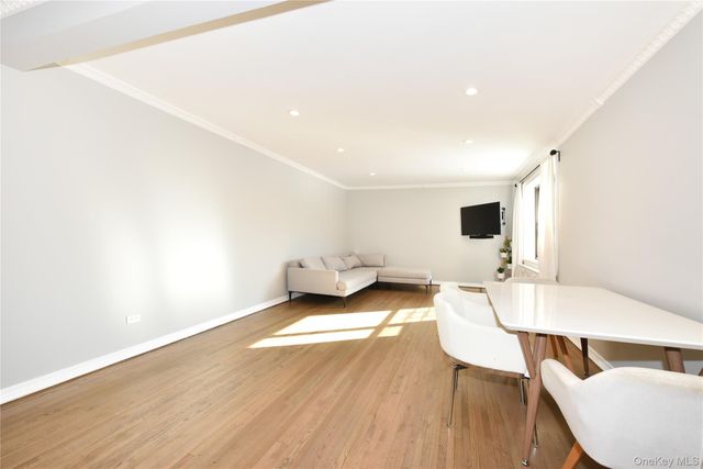 211-06 75th Avenue 2E, Bayside, NY 11364