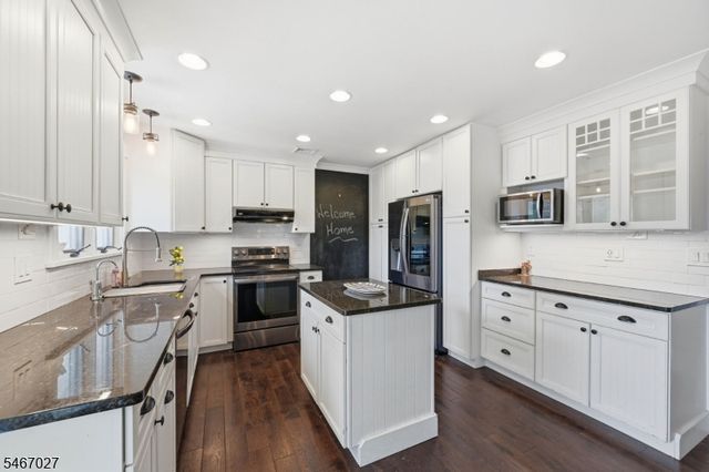 19 Somerville Rd, West Milford Twp., NJ 07421