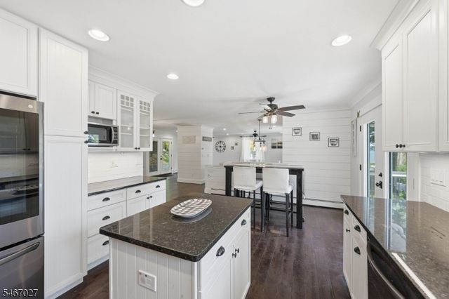 19 Somerville Rd, West Milford Twp., NJ 07421