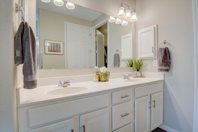 9201 Sugar Creek Lane NW, Albuquerque, NM 87120