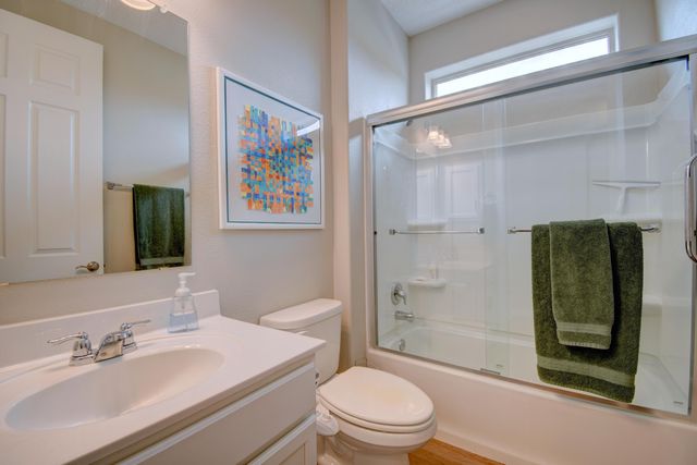 9201 Sugar Creek Lane NW, Albuquerque, NM 87120