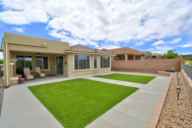 9201 Sugar Creek Lane NW, Albuquerque, NM 87120