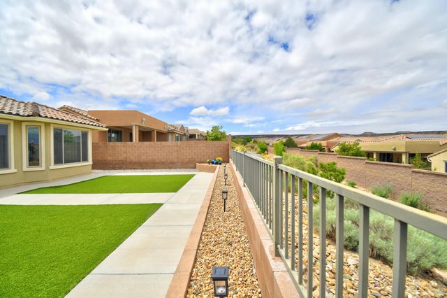 9201 Sugar Creek Lane NW, Albuquerque, NM 87120
