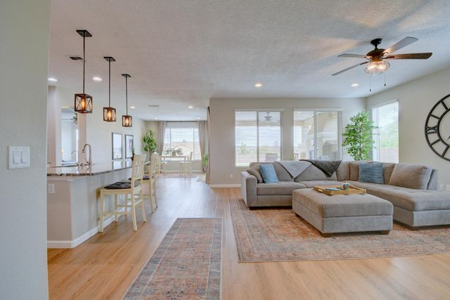 9201 Sugar Creek Lane NW, Albuquerque, NM 87120