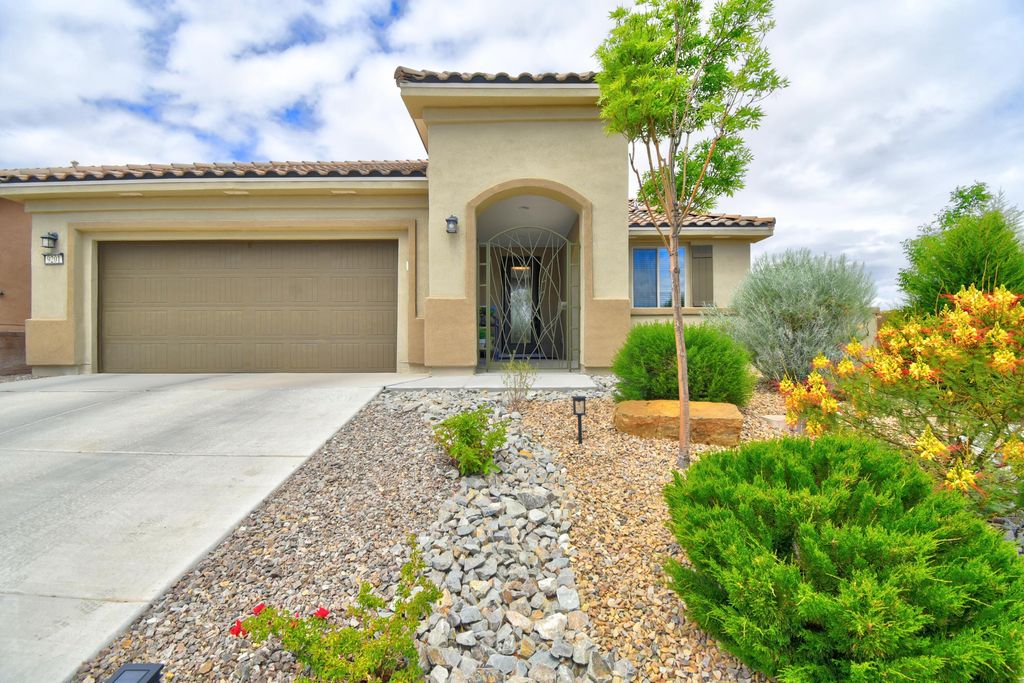 9201 Sugar Creek Lane NW, Albuquerque, NM 87120