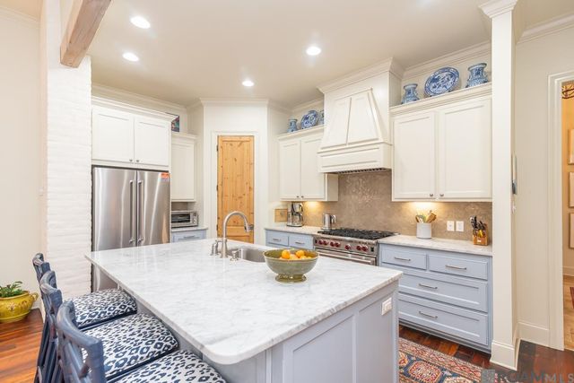 2287 Perkins Ln, Baton Rouge, LA 70808