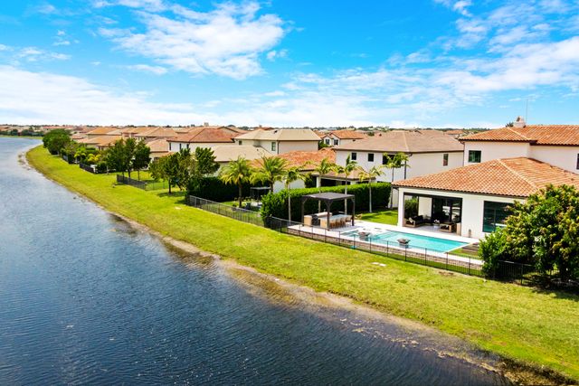 8979 Grand Prix Lane, Boynton Beach, FL 33472