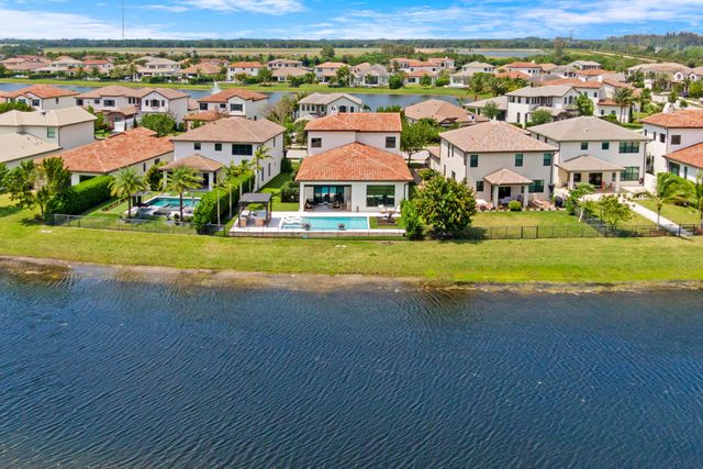 8979 Grand Prix Lane, Boynton Beach, FL 33472