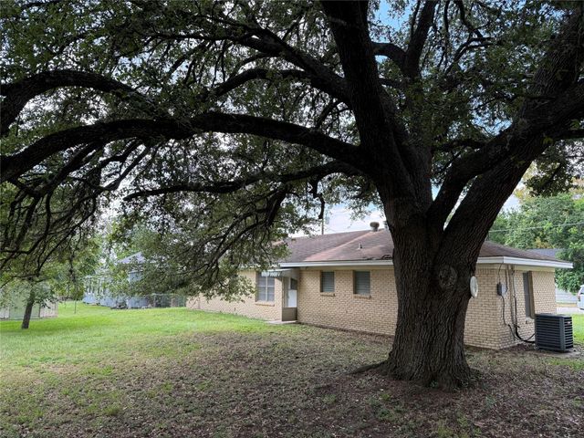 316 Anderson Street, Navasota, TX 77868