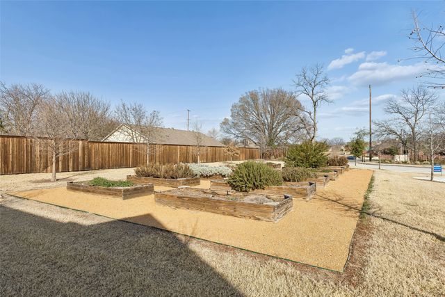 3816 Lochwood Drive, Rowlett, TX 75088