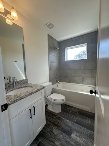 218B Myatt Dr, Madison, TN 37115