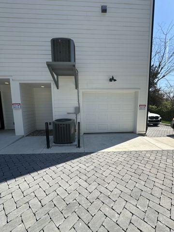 218B Myatt Dr, Madison, TN 37115