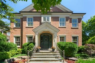 2387 Larkdale Drive, Glenview, IL 60025
