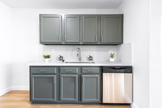 318 Willoughby Drive, Richmond, TX 77469