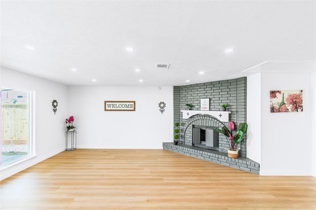 318 Willoughby Drive, Richmond, TX 77469