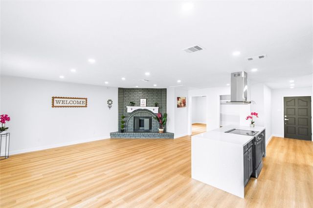 318 Willoughby Drive, Richmond, TX 77469