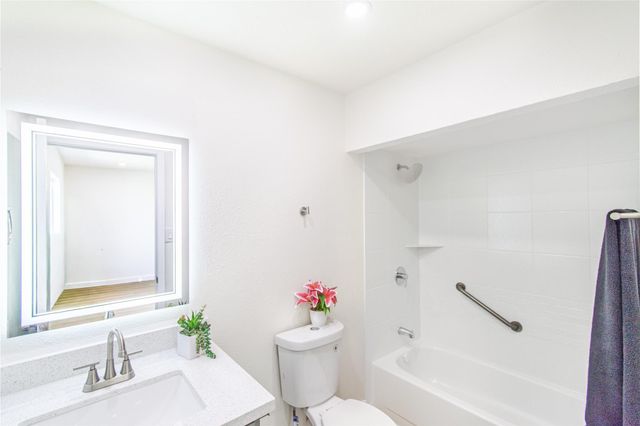 318 Willoughby Drive, Richmond, TX 77469