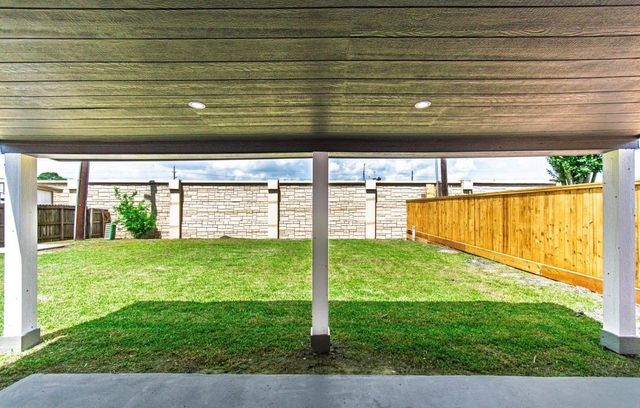 318 Willoughby Drive, Richmond, TX 77469