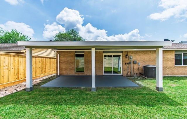 318 Willoughby Drive, Richmond, TX 77469