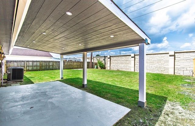 318 Willoughby Drive, Richmond, TX 77469