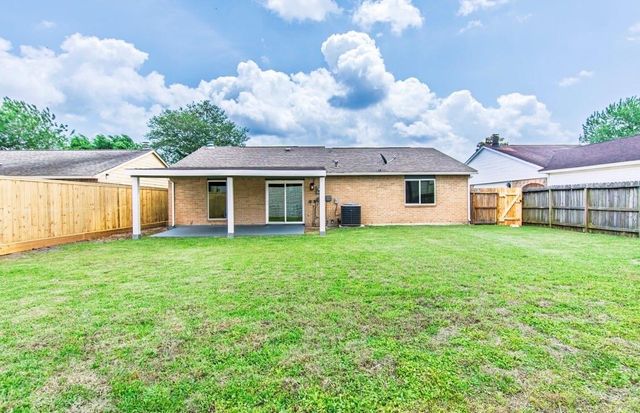 318 Willoughby Drive, Richmond, TX 77469