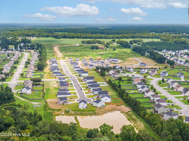 617 S Squires Run Lane, Richlands, NC 28574