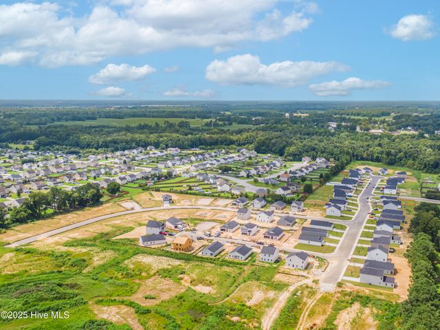 617 S Squires Run Lane, Richlands, NC 28574