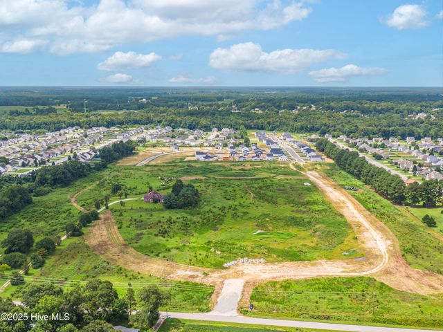 617 S Squires Run Lane, Richlands, NC 28574