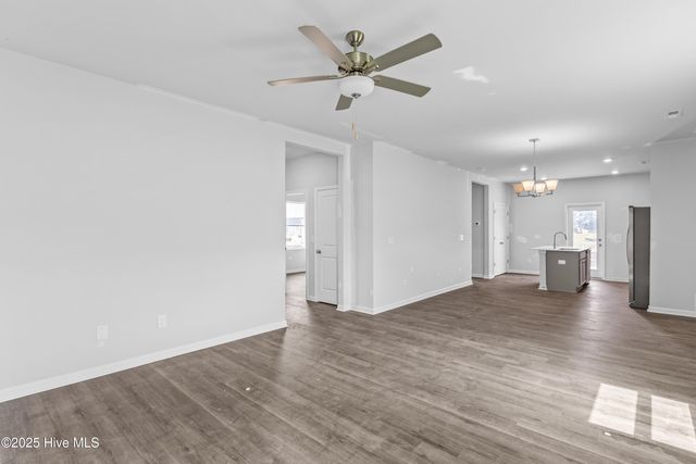 617 S Squires Run Lane, Richlands, NC 28574